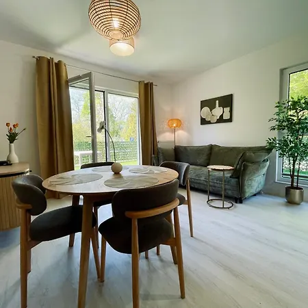 Apartment Kaszmir - Ogrodek, Baseny, Jacuzzi, Sauny, Sala Zabaw Dla Dzieci, 400m Do Plazy Plaskie Wejscie Jastrzębia Góra